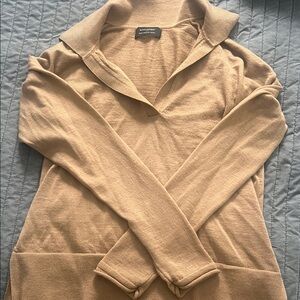 Banana Republic V-Neck Sweater in Warm Tan